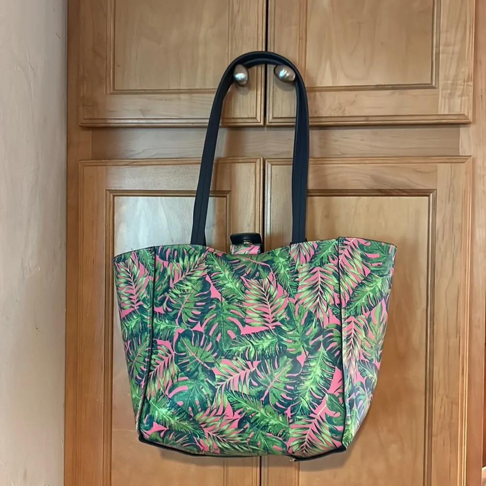 NWOT Tommy Bahama bag - Picture 5 of 15